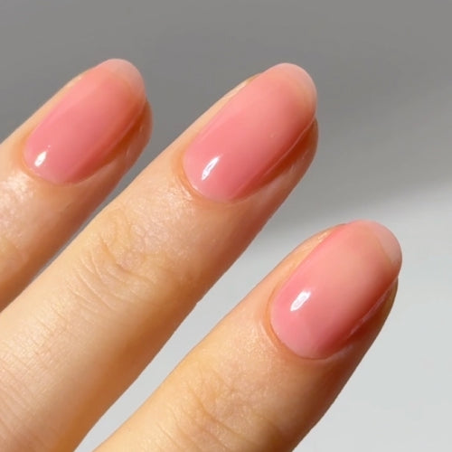 Nail Juice Pink Guava Step 2: Zweite Schicht für intensive Farbe