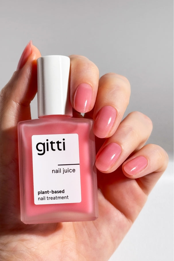 Nail Juice Pink Guava Maniküre und Flasche