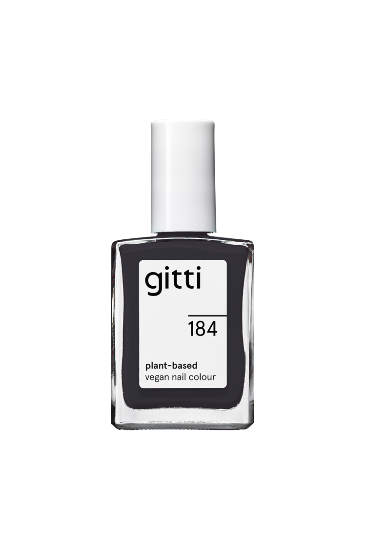 Eine durchsichtige Flasche von gitti no. 184, einer pflanzlichen, veganen Nagelfarbe in tiefdunklem Anthrazit, mit weißem Etikett und weißem Verschluss.