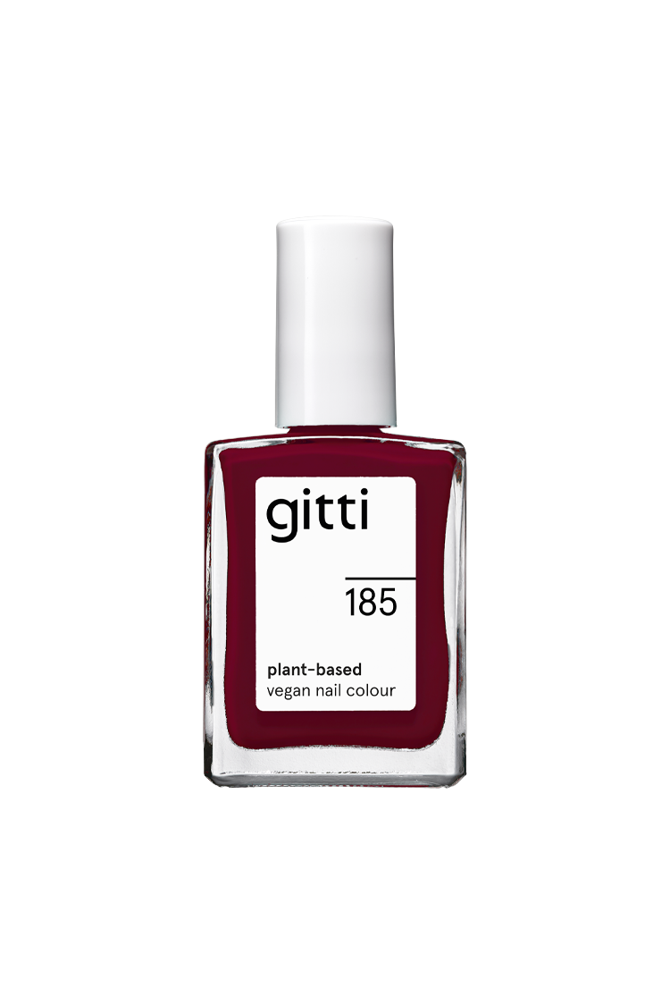 Eine Flasche mit gitti no. 185 pflanzliche vegane Nagelfarbe in einem tiefroten Farbton mit kühlen Untertönen, mit weißem Verschluss und Etikett.