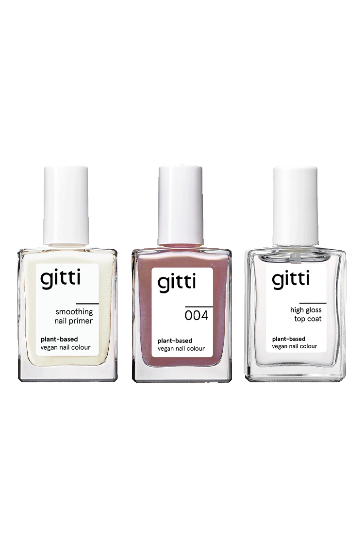 Die Infinite Gloss Routine enthält drei gitti Nagelprodukte: Glättender Nail Primer, pflanzenbasierte Nagelfarbe 004 und High Gloss Top Coat.