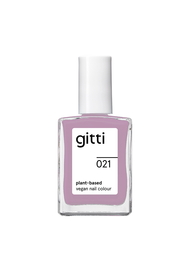 Eine Flasche gitti no. 021, eine pflanzliche vegane Nagelfarbe in pudrigem Lila mit weißer Kappe.