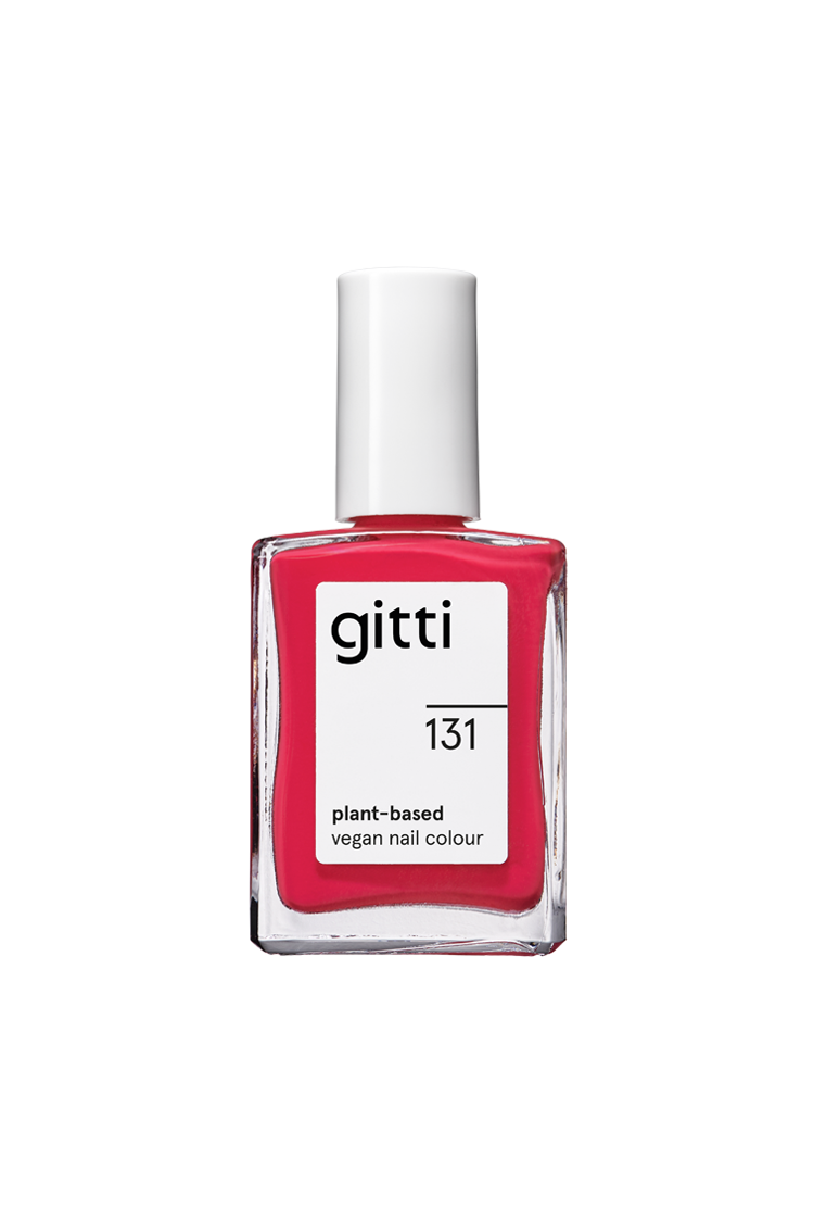 Gitti no. 131 ist eine rechteckige, pflanzliche, vegane Nagelfarbe mit weißer Kappe und schwarzem Textetikett und bietet einen frischen, hellroten Farbton für einen lebendigen, frischen Look.