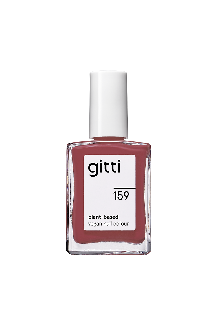 Eine Flasche gitti no. 159, eine pflanzliche, vegane Nagelfarbe in einem pudrigen Rot-Ton, mit weißer Kappe und minimalistischem Etikett.