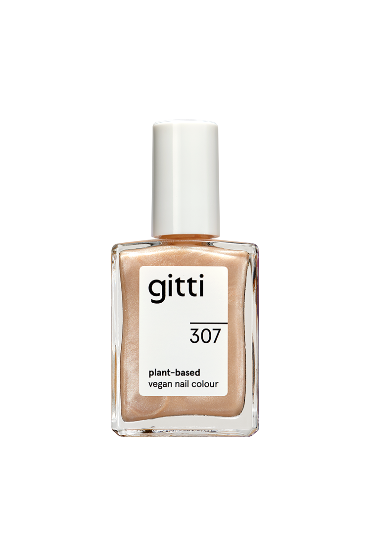 Eine Flasche gitti no. 307 pflanzliche vegane Nagelfarbe mit weißer Kappe, mit einem hellen beige-pfirsichfarbenen Lack in einem sanften metallischen Creme-Roségold-Ton im Inneren.