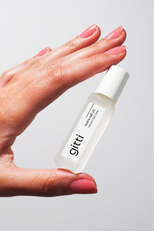 Hydra Nail Oil und Nail Juice auf Nägeln