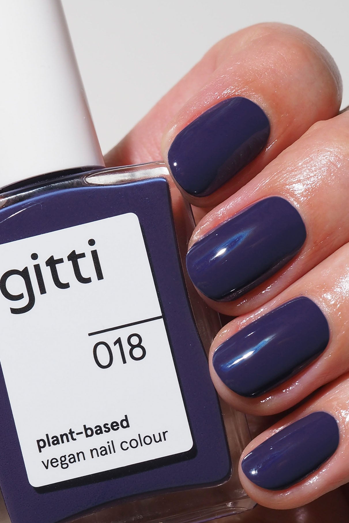 gitti no. 018, Mystic Indigo Maniküre