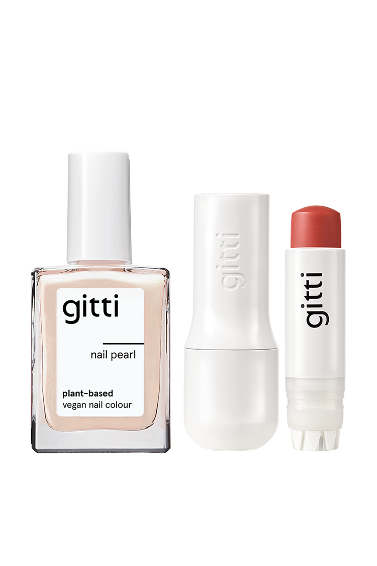 Nails + Lips In Sync