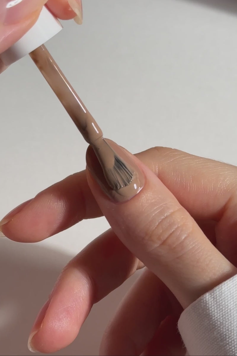 gitti no. 015, Cinnamon Swirl Nagellack Auftrag