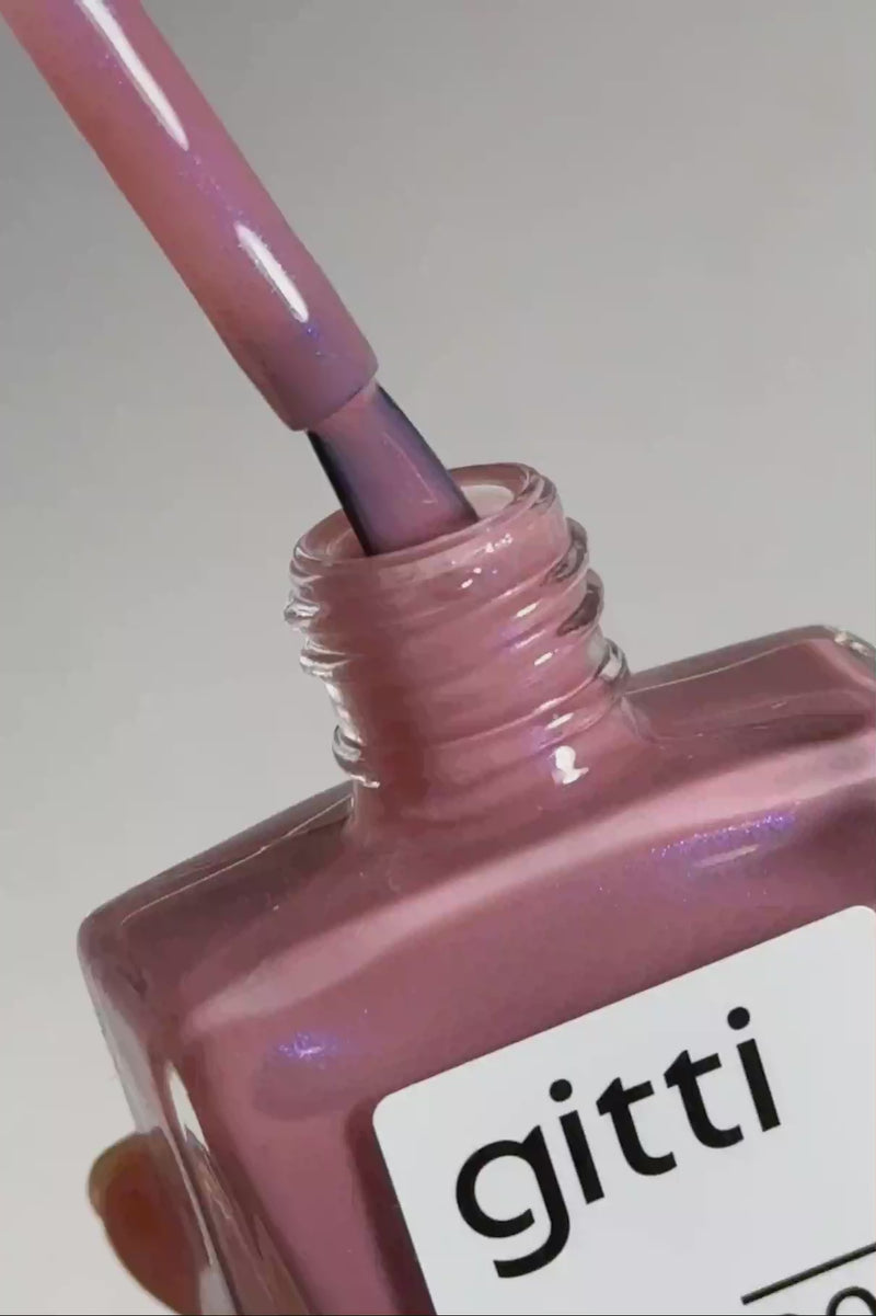 Video gitti no. 004 Nagellack wird aufgetragen