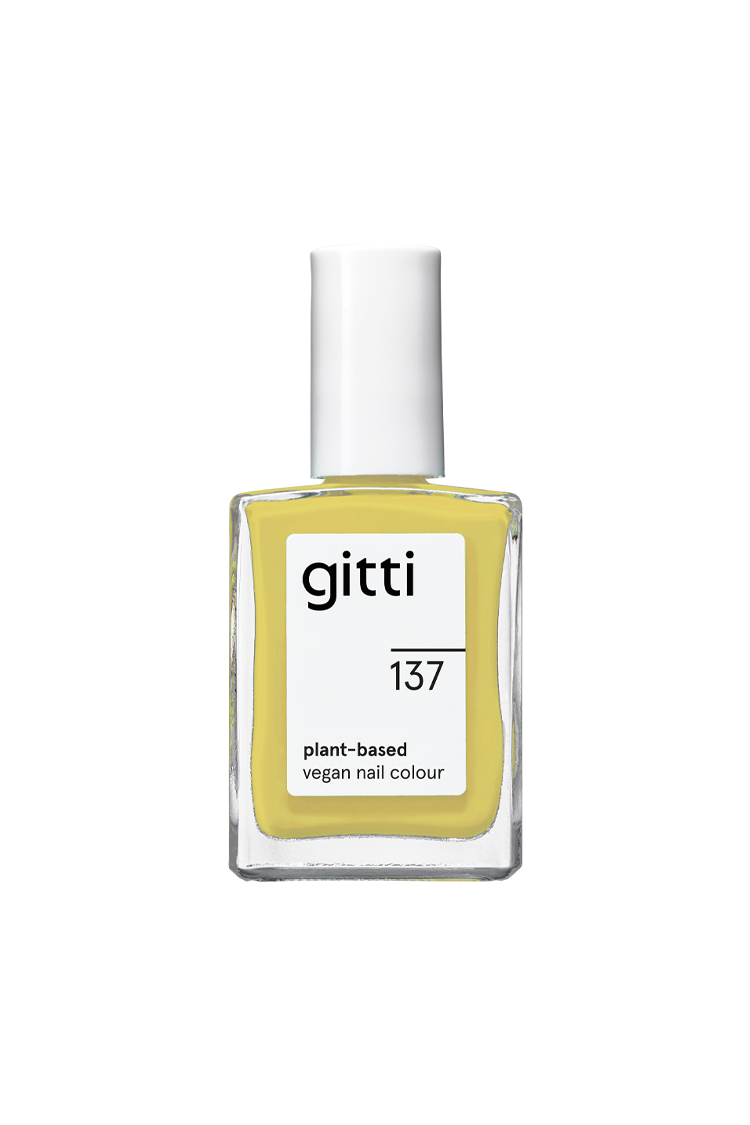 Eine Klarglasflasche mit gitti no. 137 pflanzlicher veganer Nagelfarbe in leuchtendes Gelb, mit weißem Verschluss und weißem Etikett.